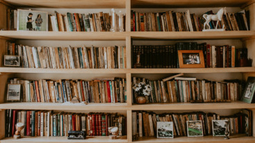 maand vrije tijd boekenkast