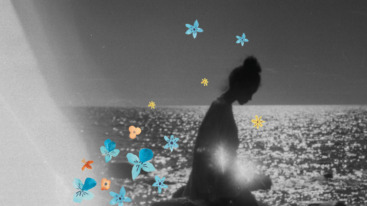 foto van meisje op het strand zonder stress