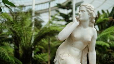 standbeeld van een vrouw