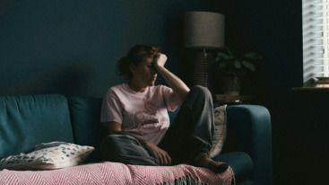 moe wakker met lege batterij