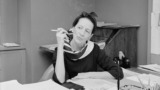 Diana Vreeland in haar kantoor
