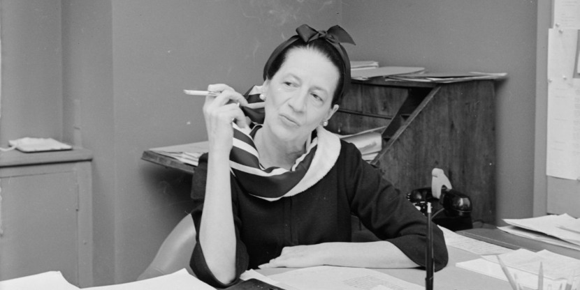 Diana Vreeland in haar kantoor