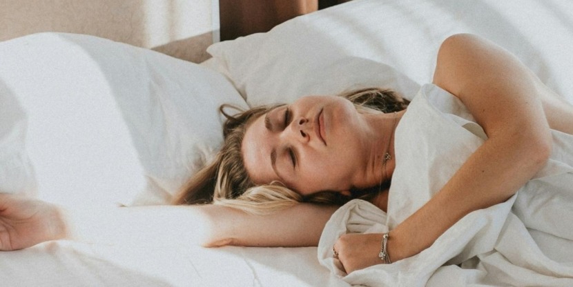 veel dromen moe wakker worden